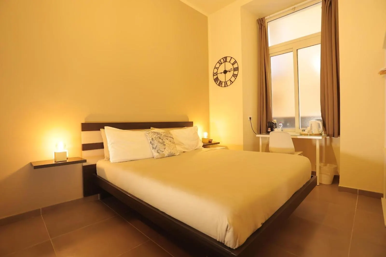 B&B Scarlatti 60 Naples 0*,  Italy
